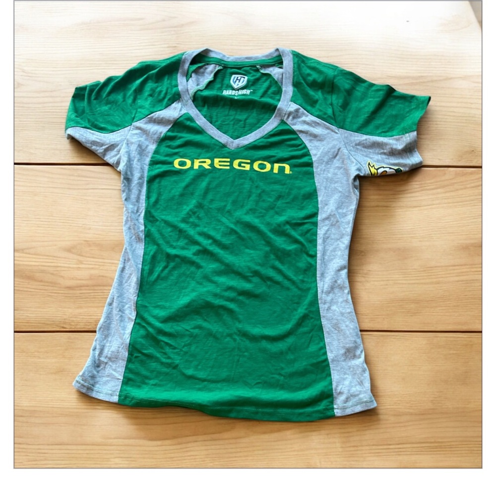 Oregon Ducks T-Shirt nwt medium